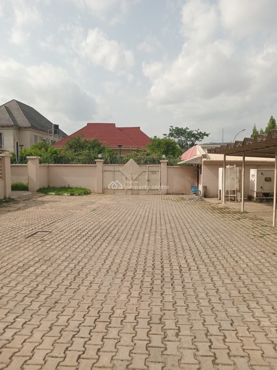 Massive 8 Bedroom Detached Serviced Duplex, 2bedrm Chalet,bq, Serene Neighborhood, Maitama District, Abuja, Detached Duplex for Rent