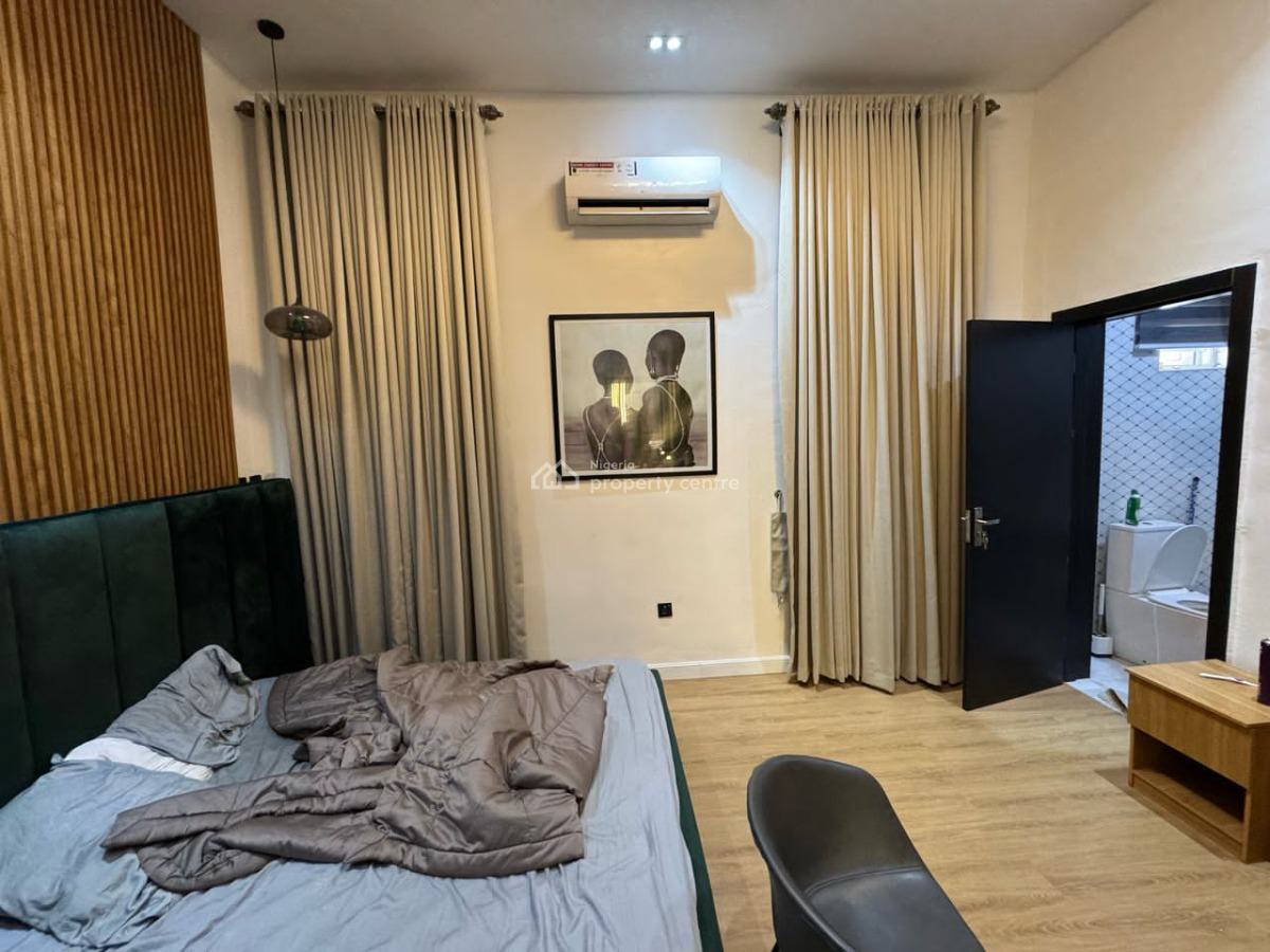 Distress 4 Bedrooms Detached Duplex, Within Chevron, Lekki, Lagos, Detached Duplex for Sale