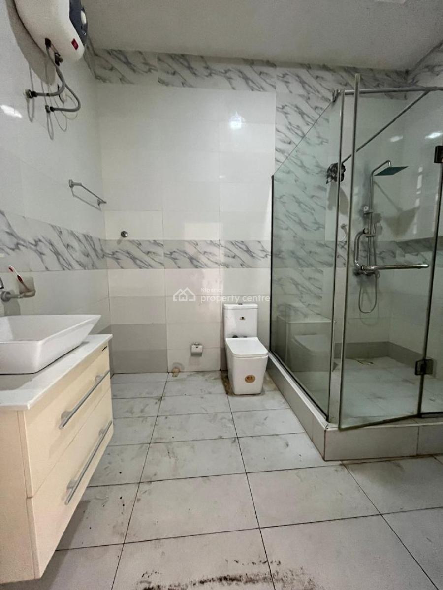 Masters Bedroom in a Shared Duplex Sharing Kitchen Only, Conservative Road, Lekki, Lagos, Flat / Apartment for Rent