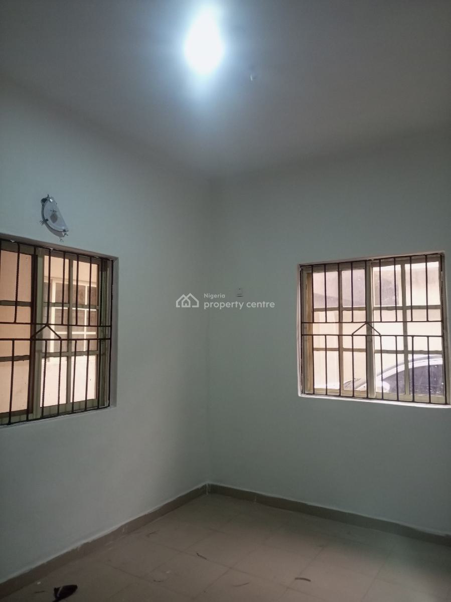 Newly Built 3 Bedrooms, Bucknor Estate, Isolo, Lagos, Flat / Apartment for Rent