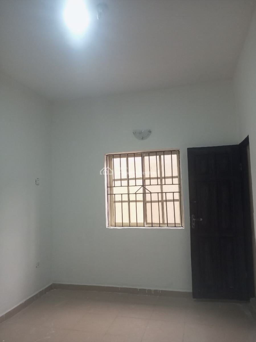Newly Built 3 Bedrooms, Bucknor Estate, Isolo, Lagos, Flat / Apartment for Rent