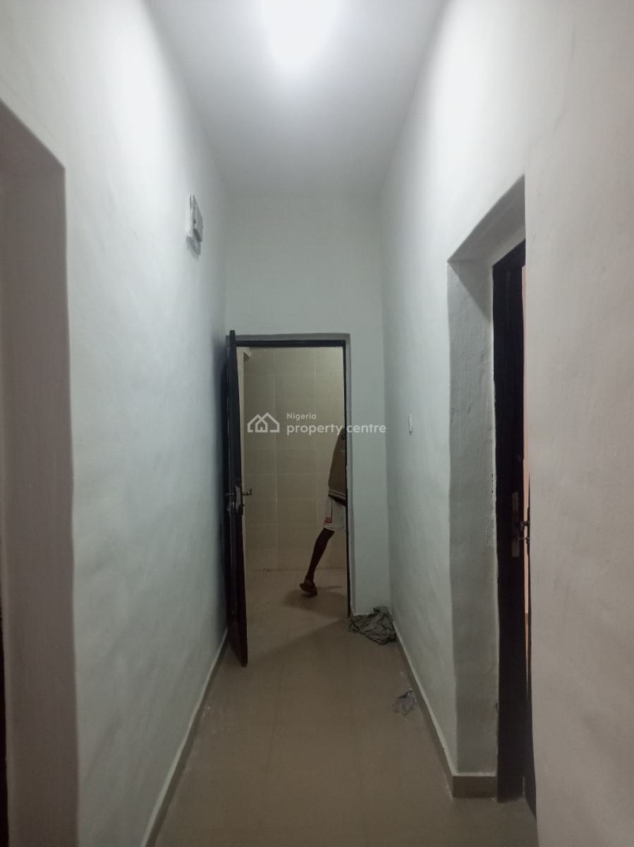 Newly Built 3 Bedrooms, Bucknor Estate, Isolo, Lagos, Flat / Apartment for Rent