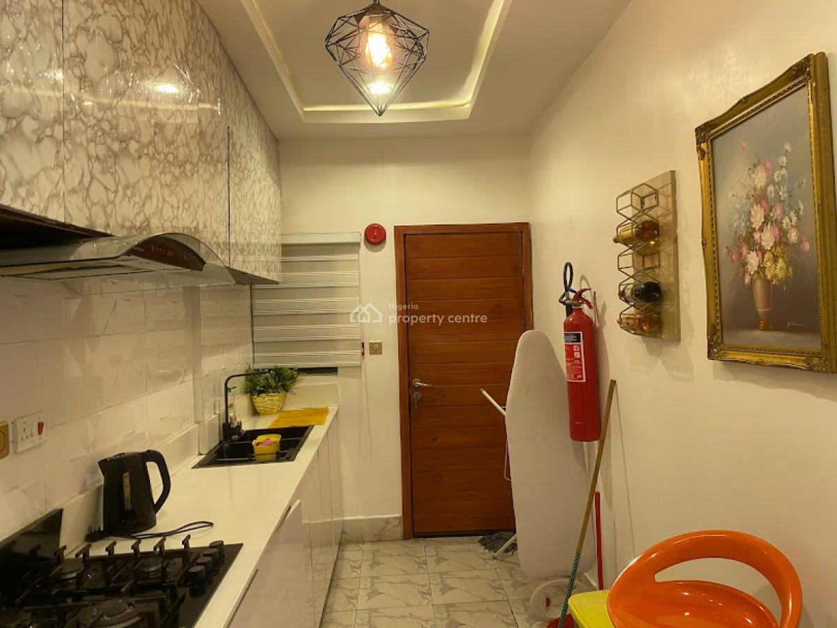 Luxurious 3 Bedrooms Standard Apartment Available with Swimming Pool, Ikeja, Lagos, Flat / Apartment Short Let