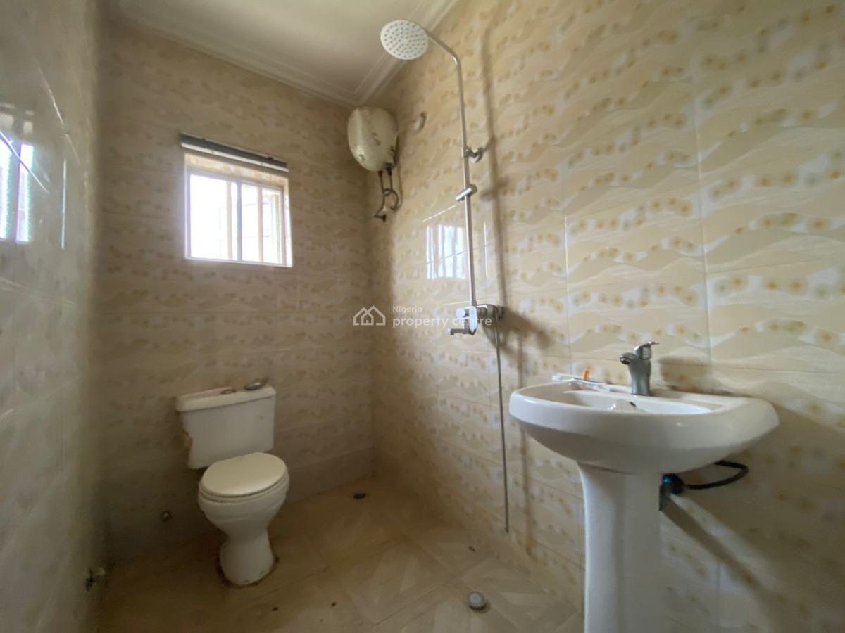 Standard 3 Bedroom Apartment, Omole Phase 2, Ikeja, Lagos, Flat / Apartment for Rent