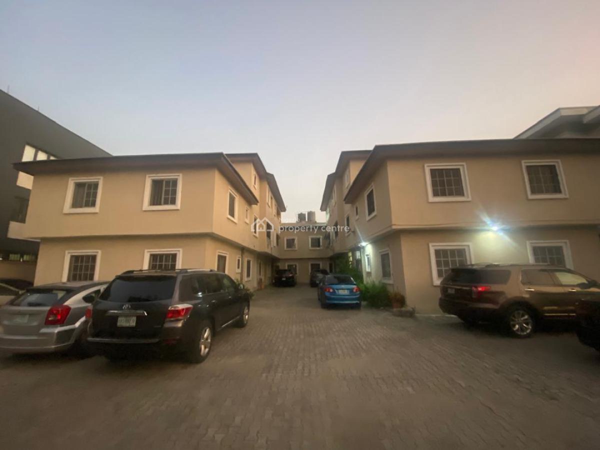 Spacious Serviced 3 Bedroom Apartment in Marwa Lekki Right, By Pinnacle Filling Station Marwa Lekki Right, Lekki Phase 1, Lekki, Lagos, Flat / Apartment for Rent