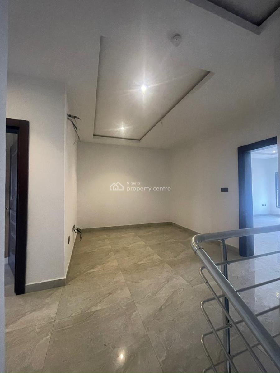 Luxurious and Spacious 4 Bedroom Townhouse on 2 Floors with Bq, New Road, Lekki Phase 2, Lekki, Lagos, Terraced Duplex for Sale