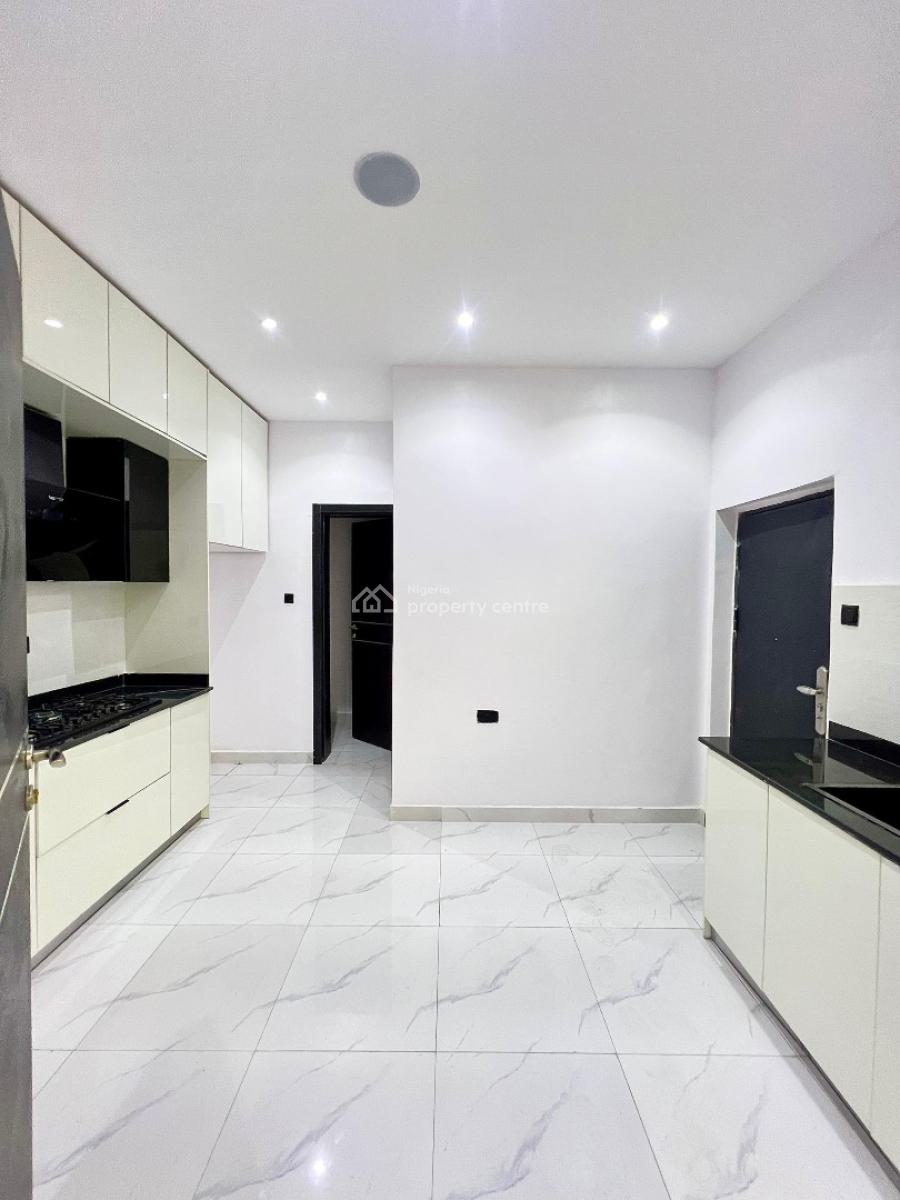 Record Breaking 3-bedroom Apartment with Bq and Elevator, Lekki Phase 1, Lekki, Lagos, Flat / Apartment for Sale
