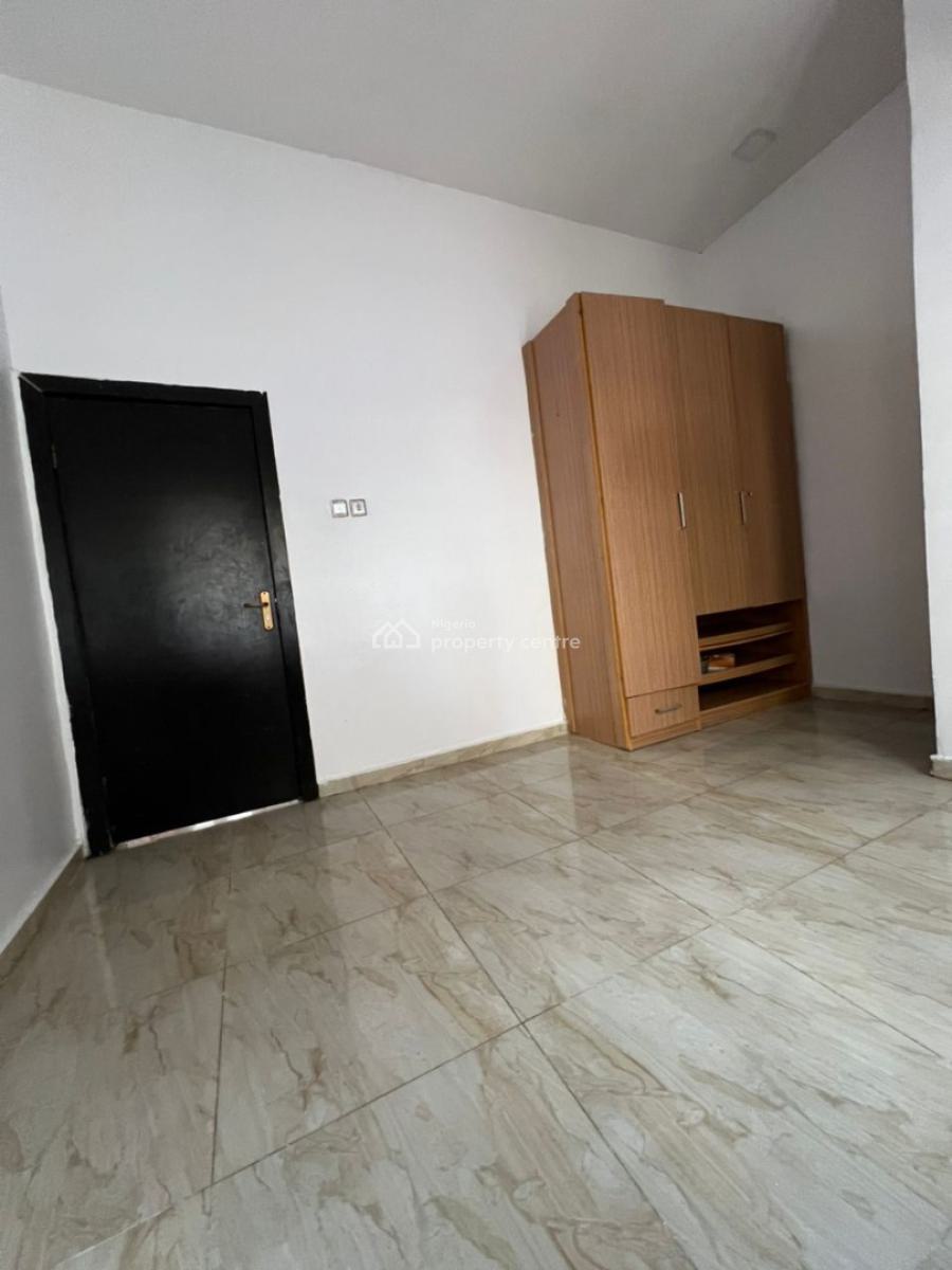 Spacious Room in a Shared Apartment, Osapa London, Lekki, Lagos, House for Rent