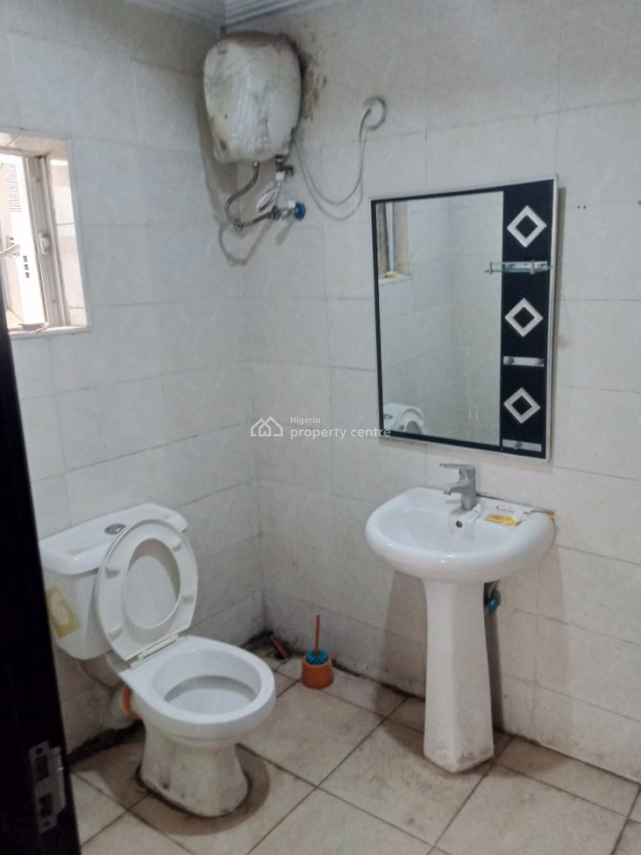 Decent & Clean 3 Bedroom Flat Apartment, Omole Phase 2, Ikeja, Lagos, Flat / Apartment for Rent