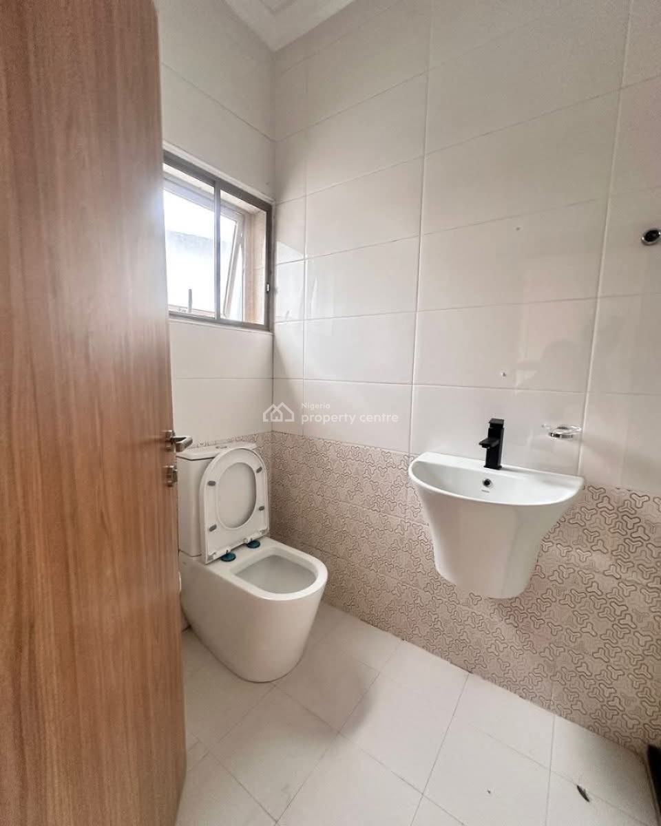 Very Very Spacious 3-bedroom Penthouse Apartment + Bq, Admiralty Way, Lekki Phase 1, Lekki, Lagos, Flat / Apartment for Rent