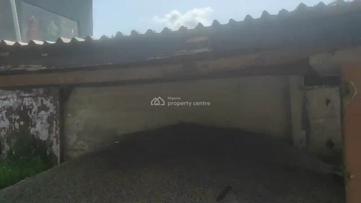 Old Duplex on 100ft By 100ft Land, Along Jemide Drive, Off Akhionbare Road, Gra,, Benin, Oredo, Edo, House for Sale