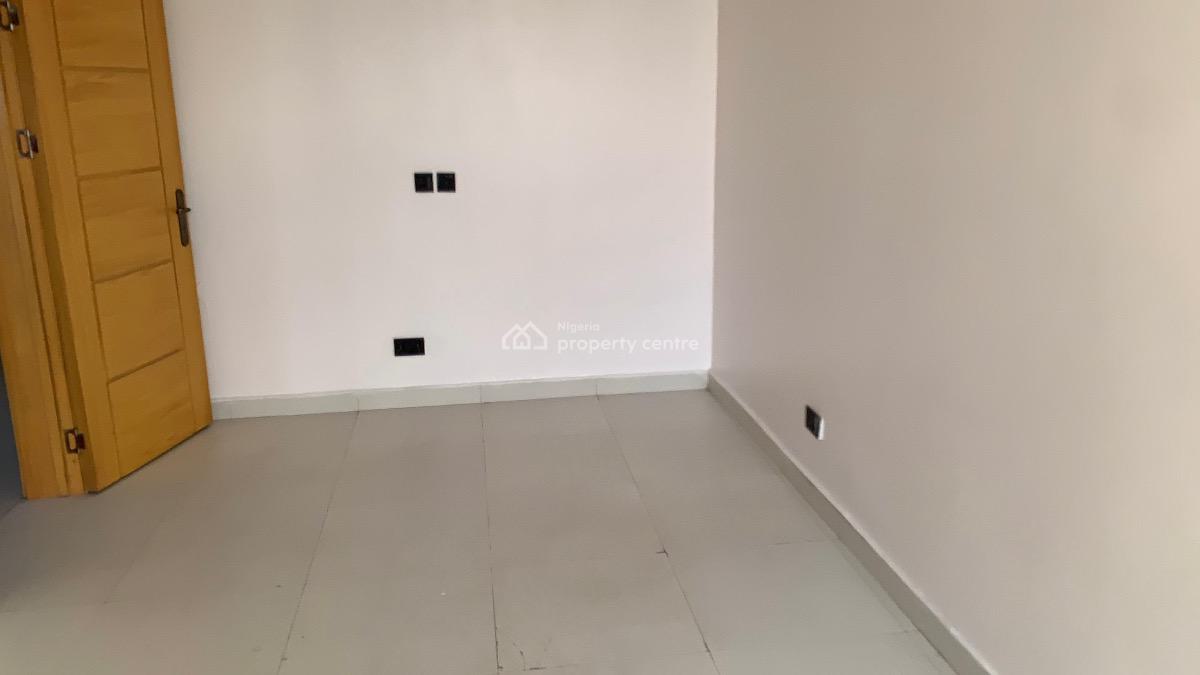 4 Bedroom Terrace Duplex with Bq, Royal Court Estate New Road Before Chevron, Lekki, Lagos, Terraced Duplex for Rent