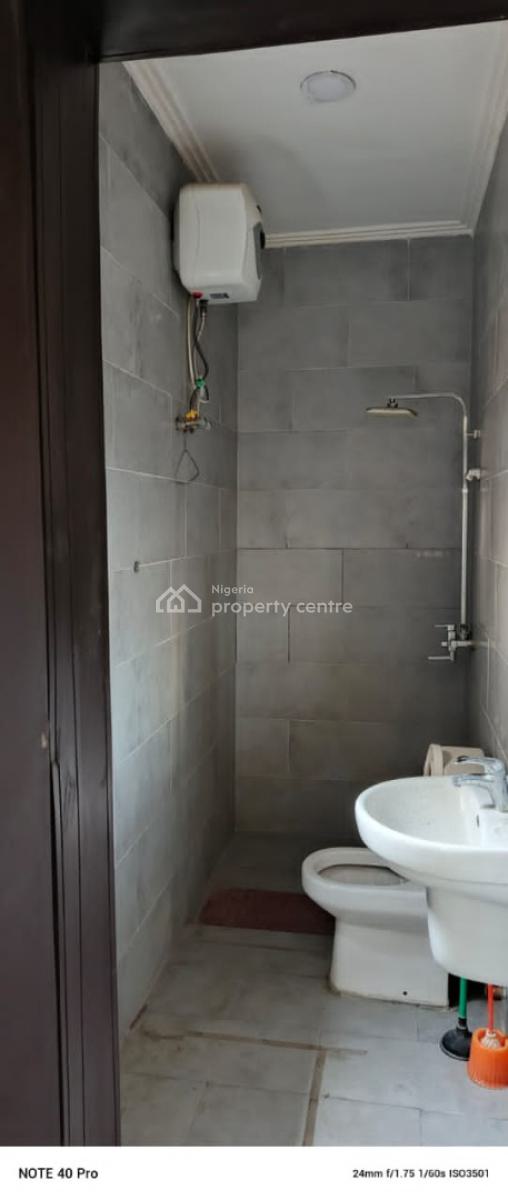 Well Maintained 2 Bedroom Apartment, Lekki Right, Lekki Phase 1, Lekki, Lagos, Flat / Apartment for Rent