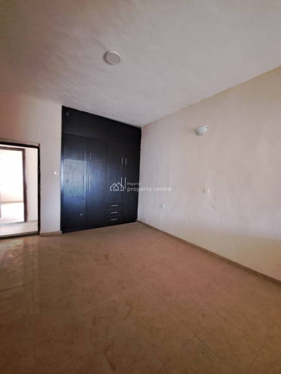 Distress 4 Bedrooms Terraced Duplex with Boys Quarter, Diamond Estate, By Shoprite, Sangotedo, Ajah, Lagos, Terraced Duplex for Sale