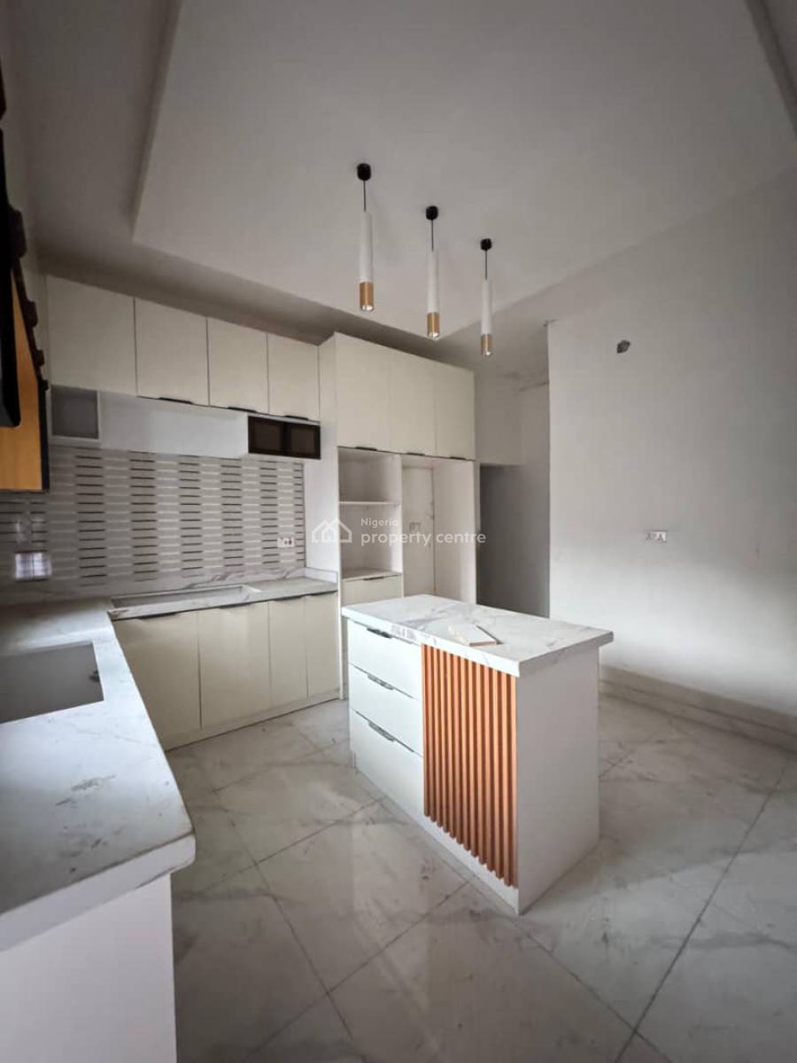 a Tastefully Serviced, Fully Standard  3 Bedrooms Apartment with Bq, Lekki Phase 1, Lekki, Lagos, Flat / Apartment for Rent