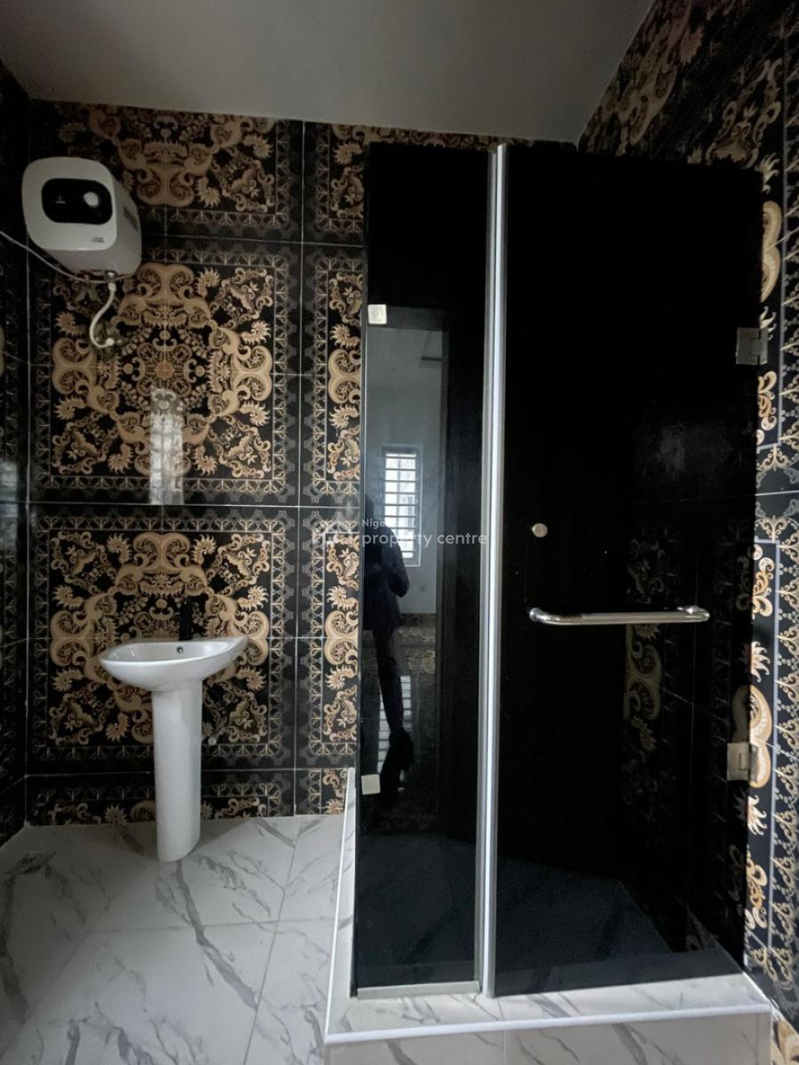 2 Bedroom Apartment, Ikota, Lekki, Lagos, Block of Flats for Sale