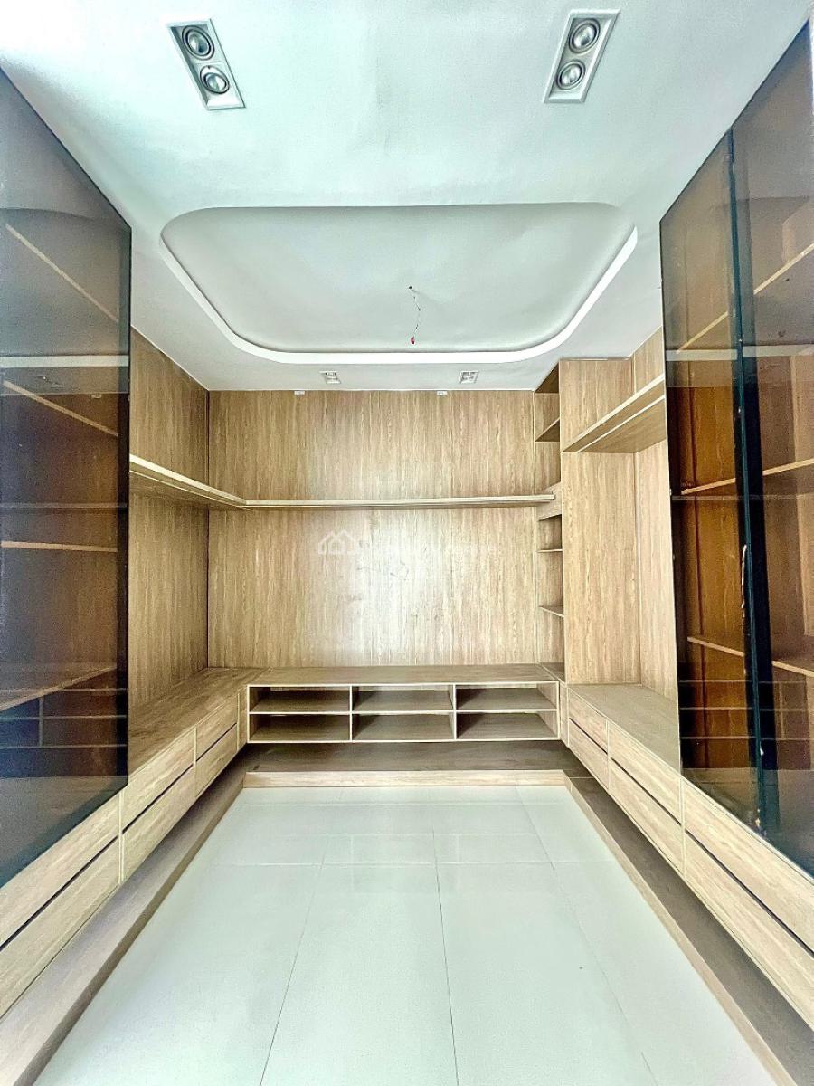 Elegantly Finished 4 Bedroom Maisonette with Gym, Pool & Elevator, Very Serene, Beautiful and Secured Neighborhood, Lekki Phase 1, Lekki, Lagos, Flat / Apartment for Sale