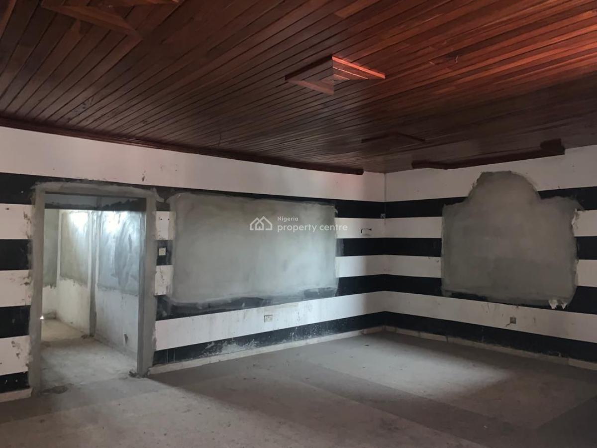 Well Maintained 5bedroom Semi Detached Duplex with Bq, Lekki Phase 1, Lekki, Lagos, Commercial Property for Rent