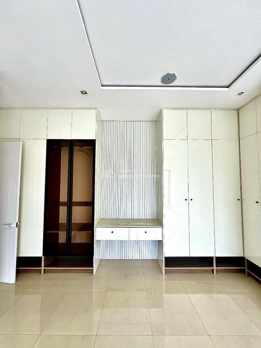 Luxury 3 Bedroom Apartment with Pool  & Gym, Very Serene and Secured Neighborhood, Lekki Phase 1, Lekki, Lagos, Flat / Apartment for Sale