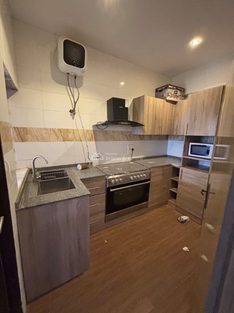 Clean 2 Bedroom Flat, with Elevator &gym, (tarred Rd), Katampe (main), Katampe, Abuja, Flat / Apartment for Rent