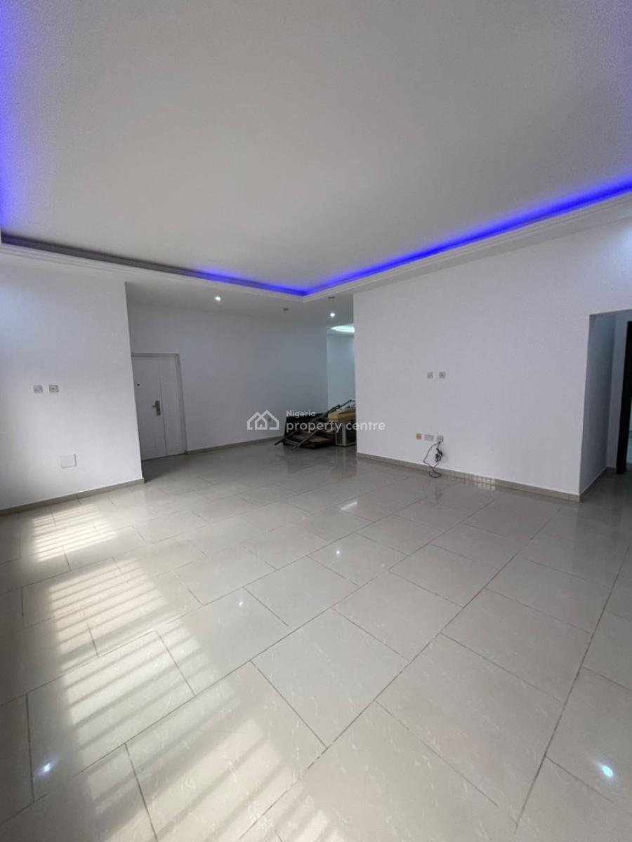 Nice & Spacious 3 Bedroom Apartment with Bq, Pool and Mini Play Ground, Off Admiralty, Lekki Phase 1, Lekki, Lagos, Flat / Apartment for Rent