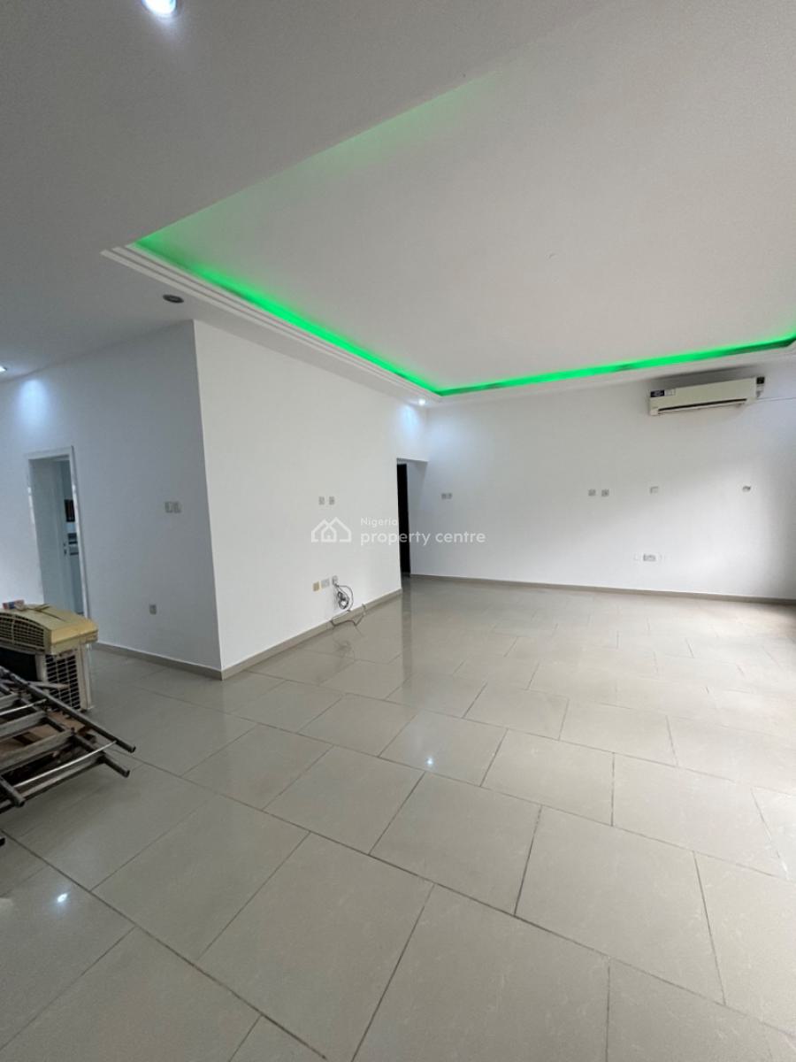 Nice & Spacious 3 Bedroom Apartment with Bq, Pool and Mini Play Ground, Off Admiralty, Lekki Phase 1, Lekki, Lagos, Flat / Apartment for Rent