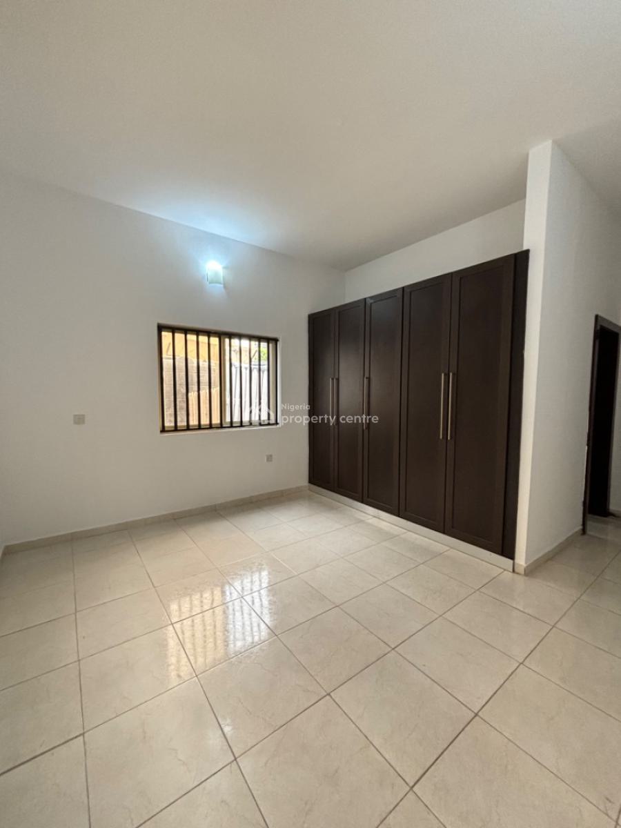 Nice & Spacious 3 Bedroom Apartment with Bq, Pool and Mini Play Ground, Off Admiralty, Lekki Phase 1, Lekki, Lagos, Flat / Apartment for Rent