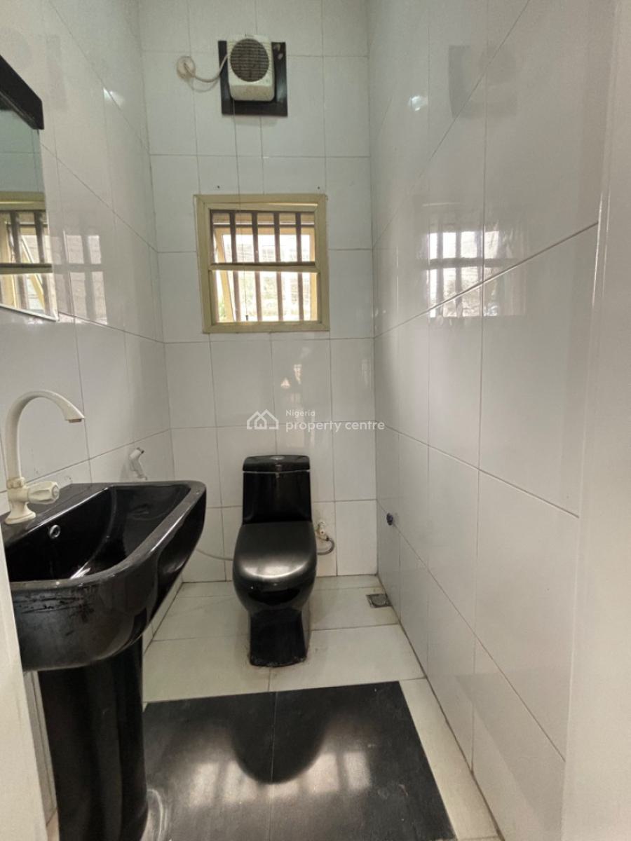 Nice & Spacious 3 Bedroom Apartment with Bq, Pool and Mini Play Ground, Off Admiralty, Lekki Phase 1, Lekki, Lagos, Flat / Apartment for Rent