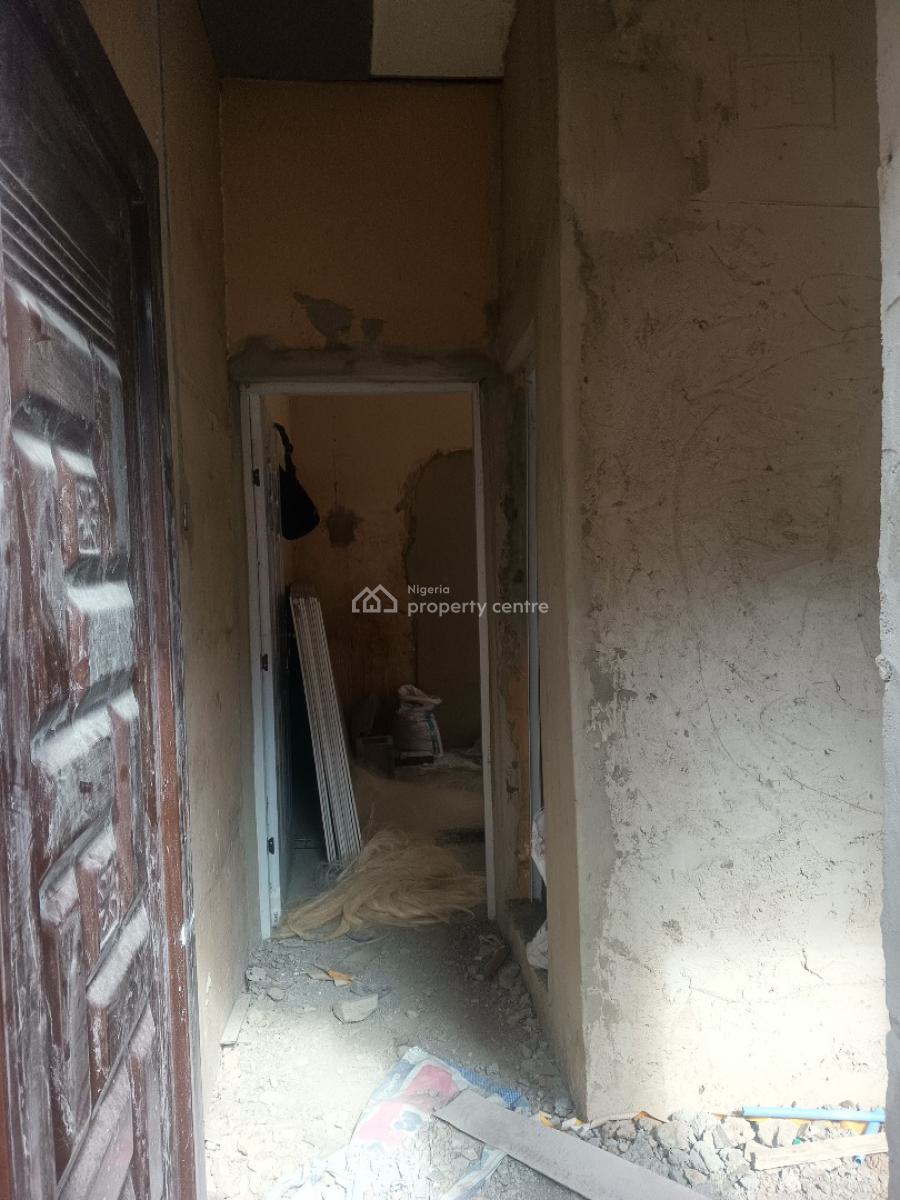 Lovely Renovated @ Roomself Contained+ Amenities, Lovely Estate Environment Off College Road Ogba-ikeja, Ogba, Ikeja, Lagos, Self Contain (single Rooms) for Rent