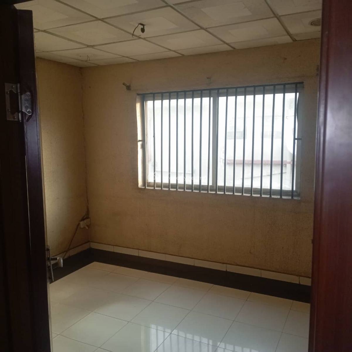 Nice and Well Maintained 2 Bedroom Flat Upstairs Office Space, Off Western Avenue, Surulere, Lagos, Office Space for Rent