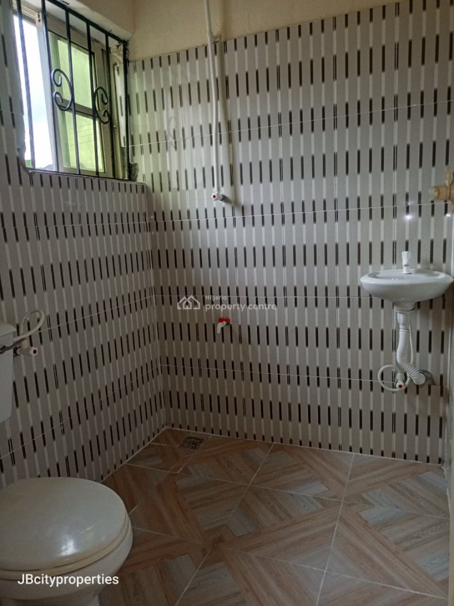 Spacious 2 Bedroom Luxury Apartment, Ogombo, Ajah, Lagos, Flat / Apartment for Rent