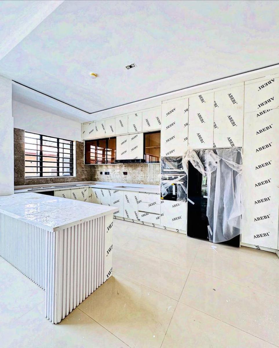 Luxury 3 Bedroom Apartment with Elevator Swimming Pool and a Gym, Lekki Phase 1, Lekki, Lagos, Flat / Apartment for Sale