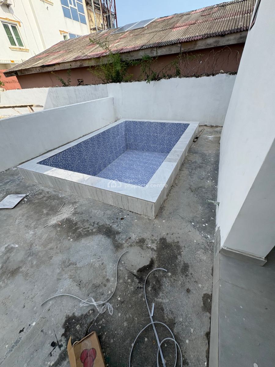 4 Bedroom Semi Detached with Swimming Pool and Bq, Ologolo, Lekki, Lagos, Semi-detached Duplex for Sale