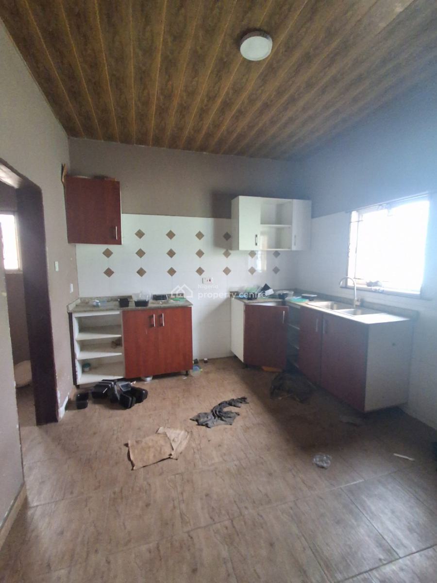 Two Bedrooms Apartment, Upstairs, Badore, Ajah, Lagos, Flat / Apartment for Rent