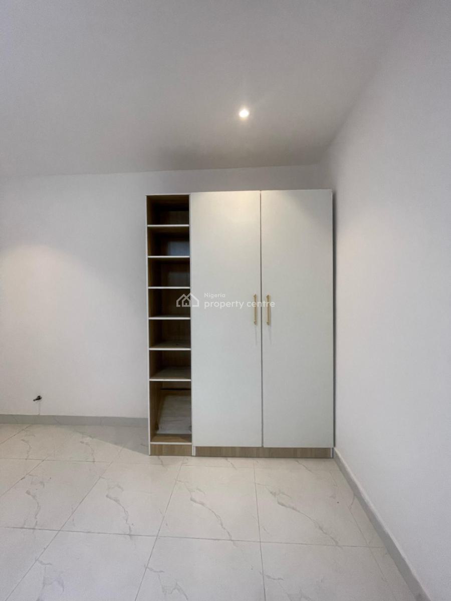 Serviced 3 Bed Penthouse +bq with Elevator, Pool, Lekki Phase 1, Lekki, Lagos, Flat / Apartment for Sale
