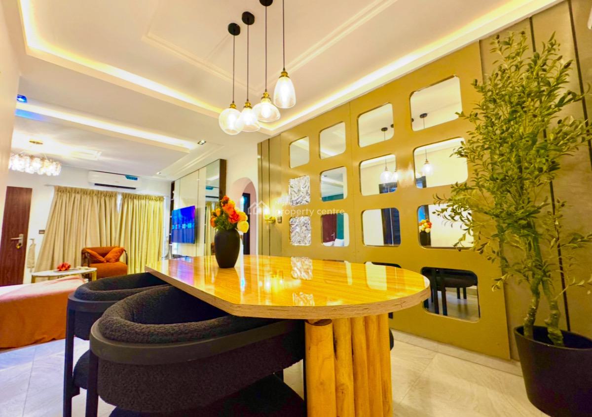 Exquisite 2 Bedroom Apartment, Freedom Way, Lekki Phase 1, Lekki, Lagos, Flat / Apartment Short Let