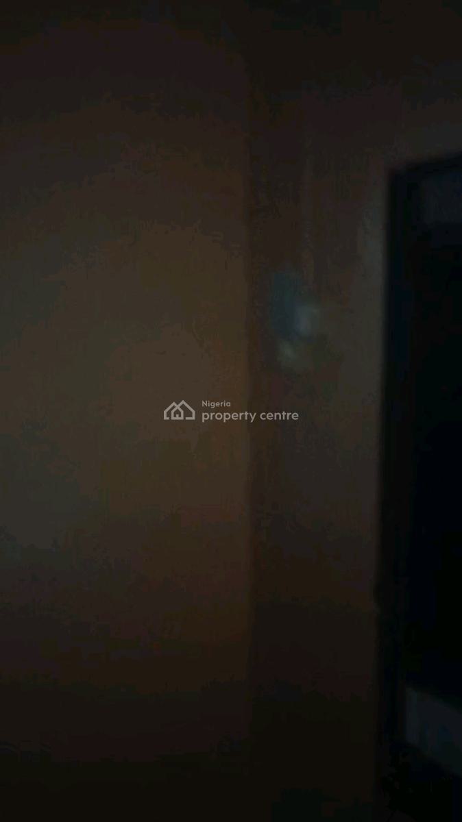 Standard N Executive  Two Bedroom Flat, Glover Street, Adekunle, Yaba, Lagos, Flat / Apartment for Rent