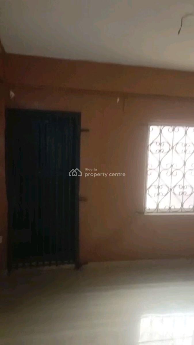 Standard N Executive  Two Bedroom Flat, Glover Street, Adekunle, Yaba, Lagos, Flat / Apartment for Rent