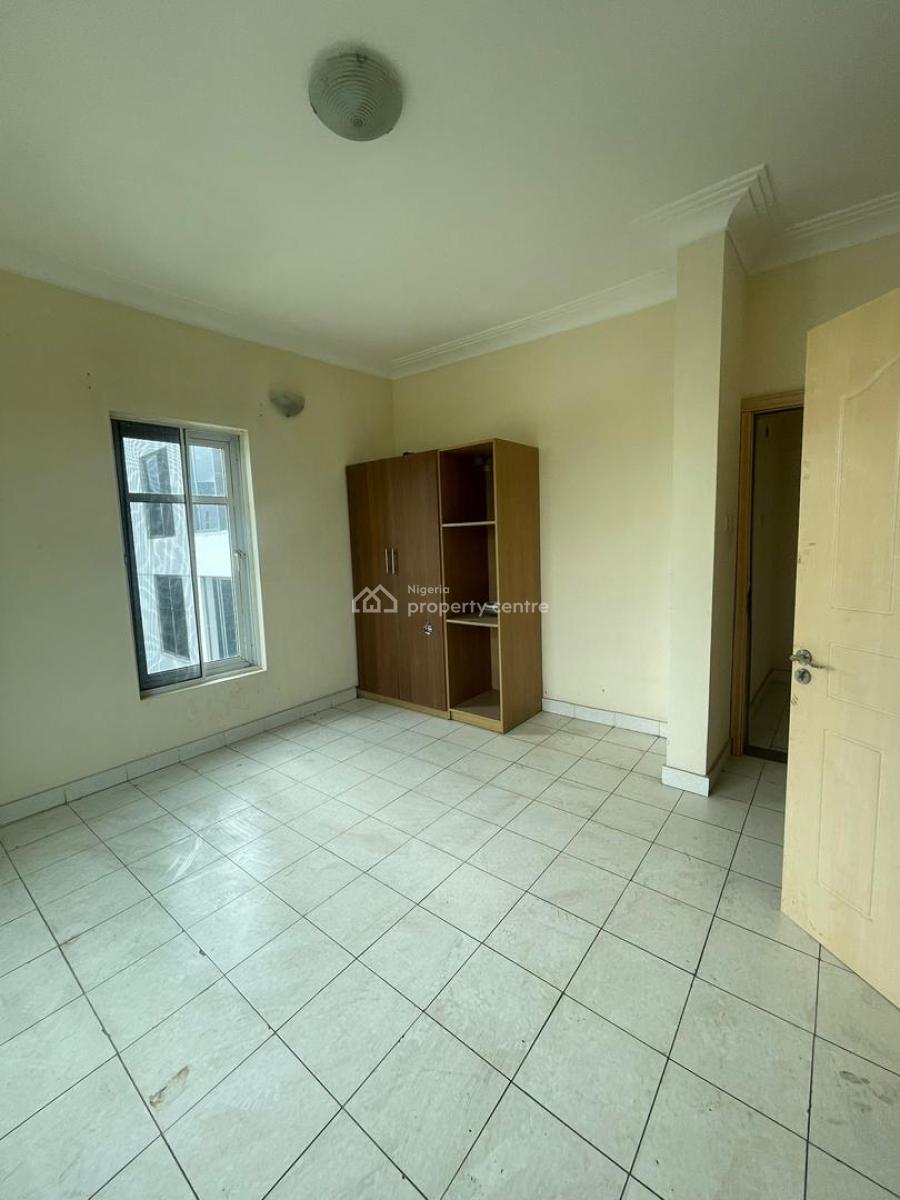 3 Bedroom Flat & a Room Bq with 24 Hours Power., Off Admiralty Way, Lekki Phase 1, Lekki, Lagos, Flat / Apartment for Rent