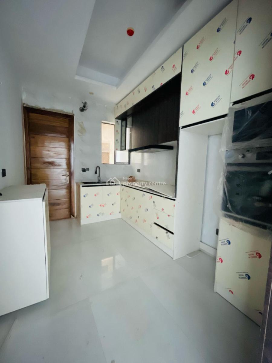 2 Bedroom Apartment with Swimming Pool, Elevator & Gym, Lekki Phase 1, Lekki Phase 1, Lekki, Lagos, Flat / Apartment for Sale