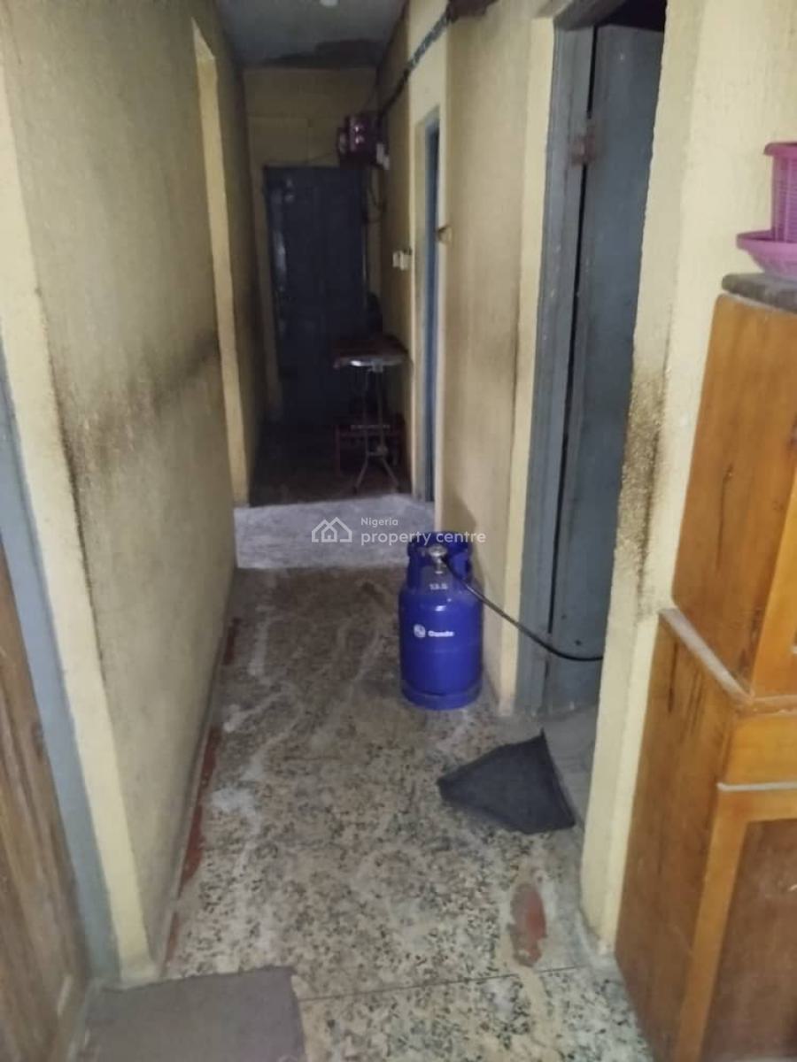 Lovely Decent Executive 3bedroom (old House), Lagos Island, Lagos, Flat / Apartment for Rent