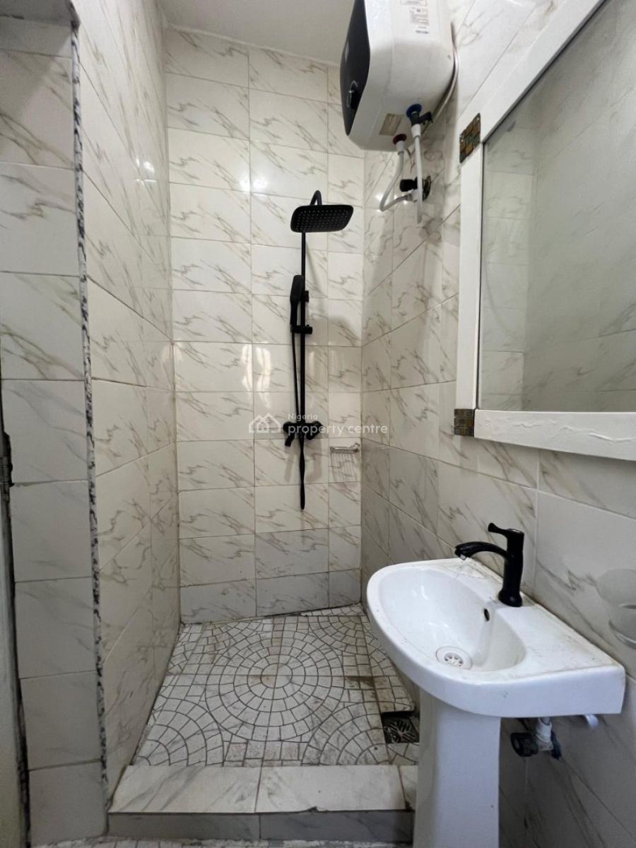 Service Two Bedroom Flat in Ikate Sallem Area, Salem/ilasan Area, Ikate, Lekki, Lagos, Flat / Apartment for Rent