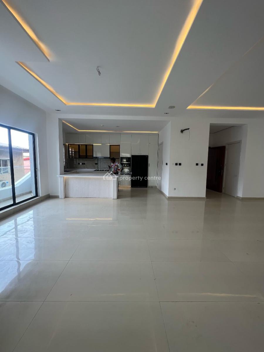 Luxurious 3 Bedroom Apartment with Communal Pool, Gym, Elevator and, Lekki Phase 1, Lekki, Lagos, Flat / Apartment for Sale