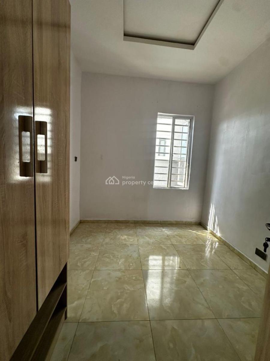 Spacious Semi Master Room Sharing Kitchen, Royal Pine Estate Orchid Road, Lekki, Lagos, Self Contain (single Rooms) for Rent
