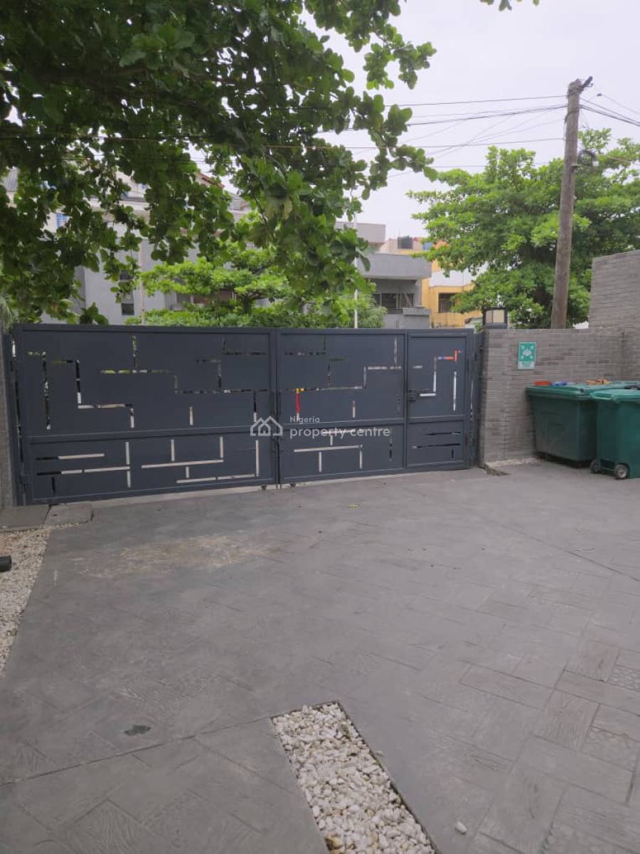 Massive Semi Detached House, Formally Used for Restaurant and Coffee, Victoria Island (vi), Lagos, Restaurant / Bar for Rent