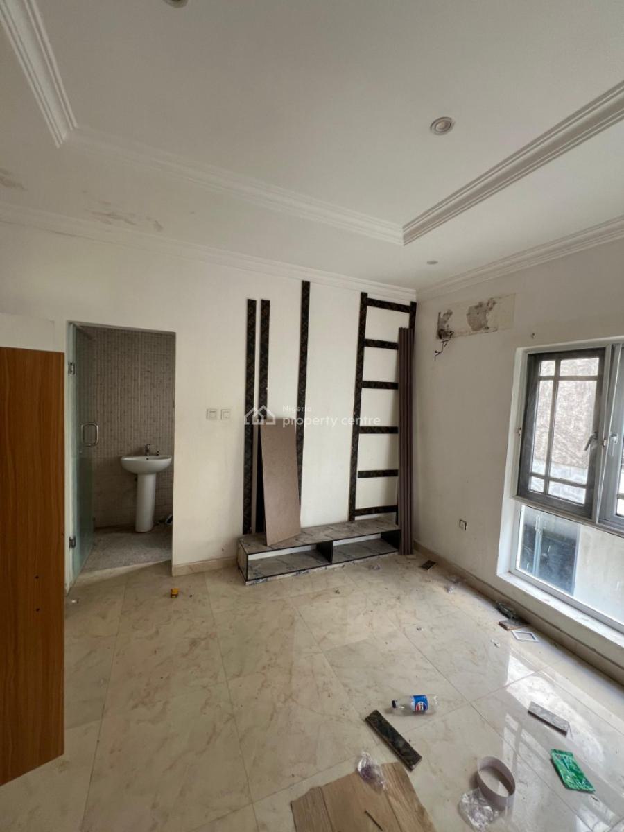 Nicely Finished Serviced 3 Bedroom Flat with a Room Bq, Lekki Phase 1, Lekki, Lagos, Flat / Apartment for Rent