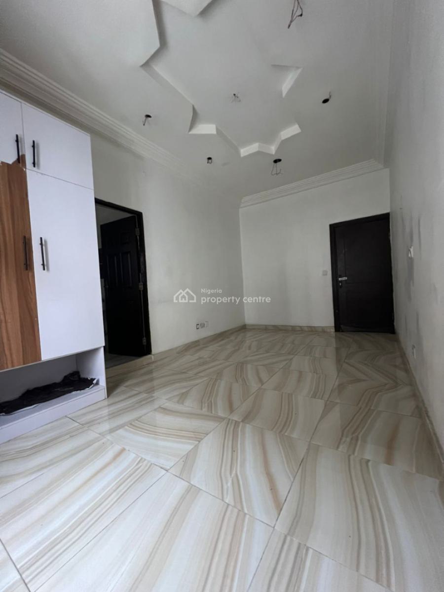 Room Available Upstairs in a Secured Estate, Chevy View Estate (chevron Drive), Lekki, Lagos, Flat / Apartment for Rent
