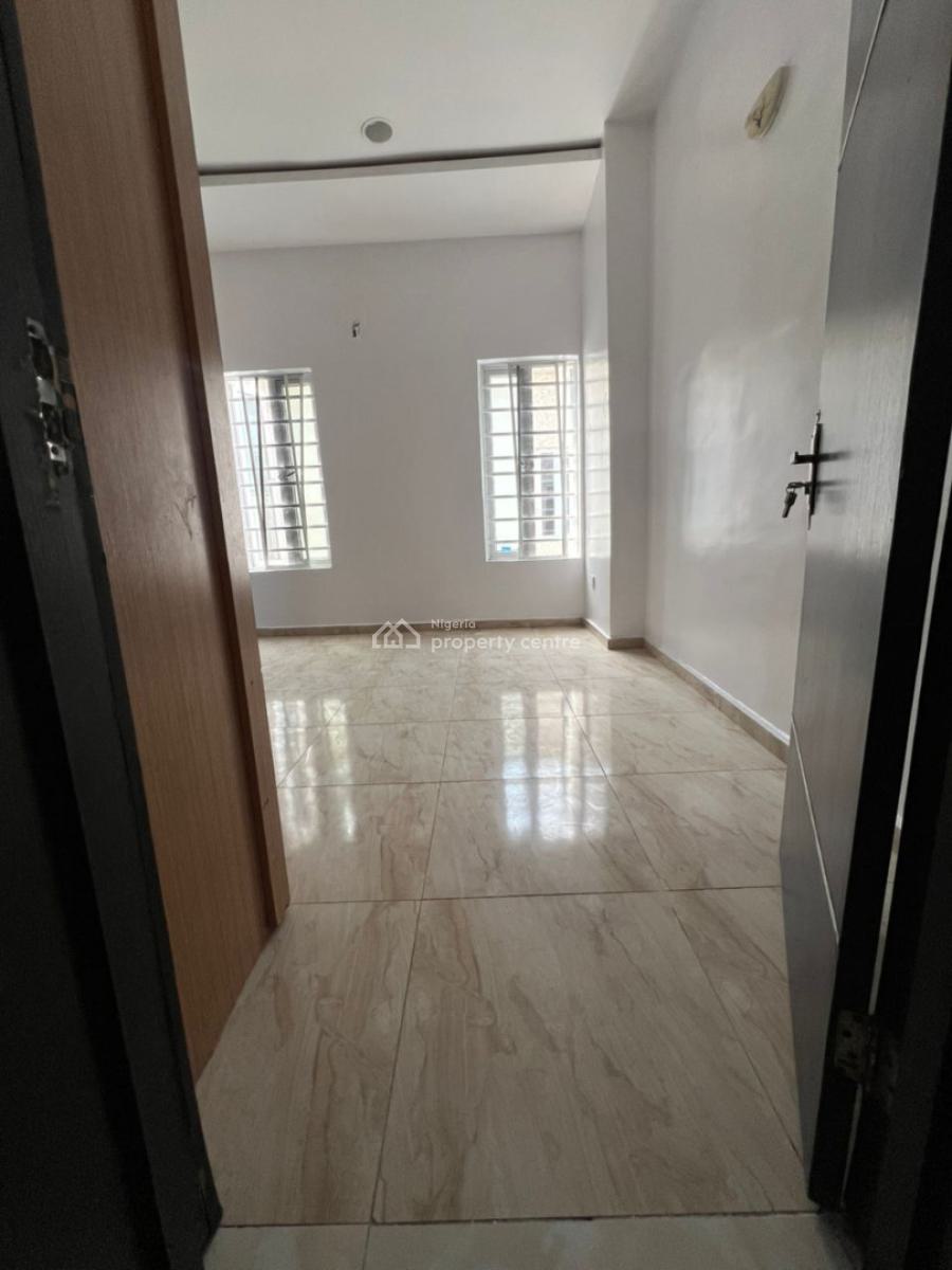 Spacious Room Upstairs Available, Osapa, Lekki, Lagos, House for Rent