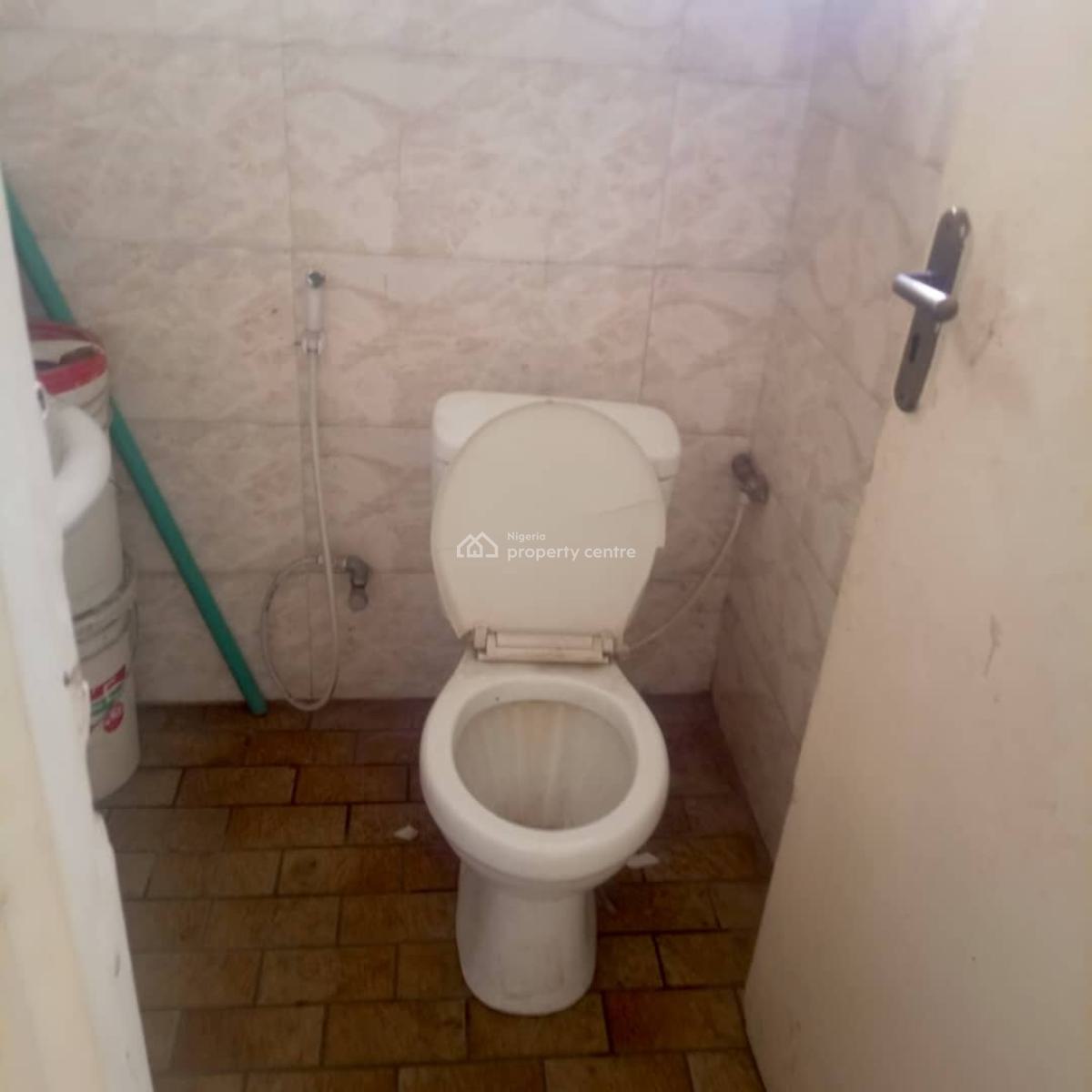 Nice and Well Maintained Miniflat Office Space, Off Eric Moore Road Surulere Lagos, Eric Moore, Surulere, Lagos, Office Space for Rent