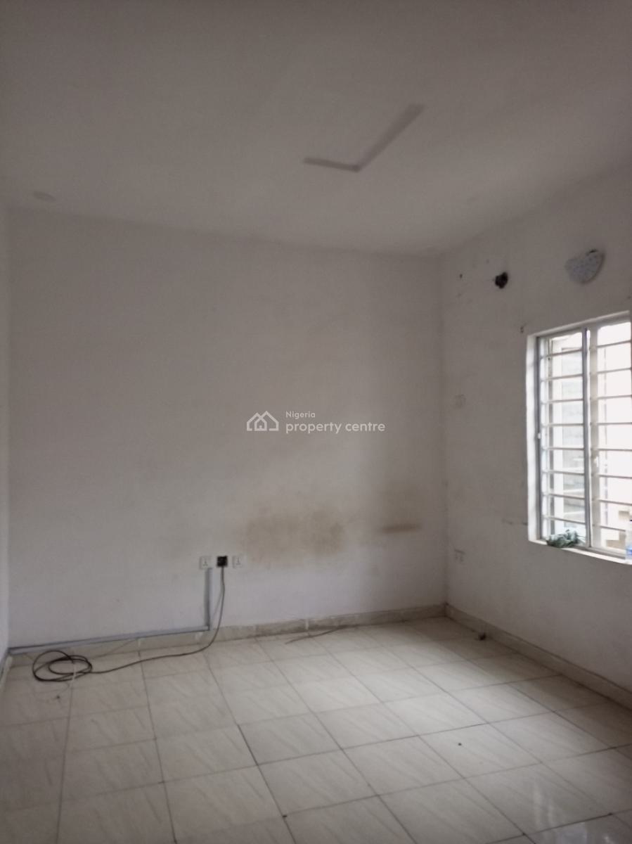 Clean Mini Flat Upstairs, Bucknor Estate, Isolo, Lagos, Mini Flat (room and Parlour) for Rent
